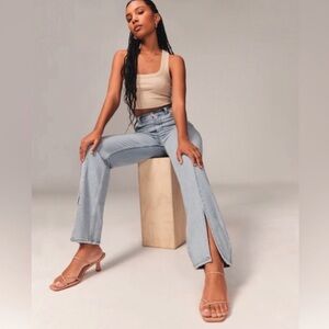 Abercrombie Curve Love 90s Straight Ultra High Rise Jeans 30/10L Light Wash